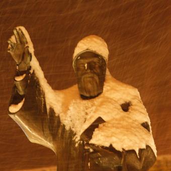 تمثال مار شربل statue St Charbel Shady Eid under snow sous Neige